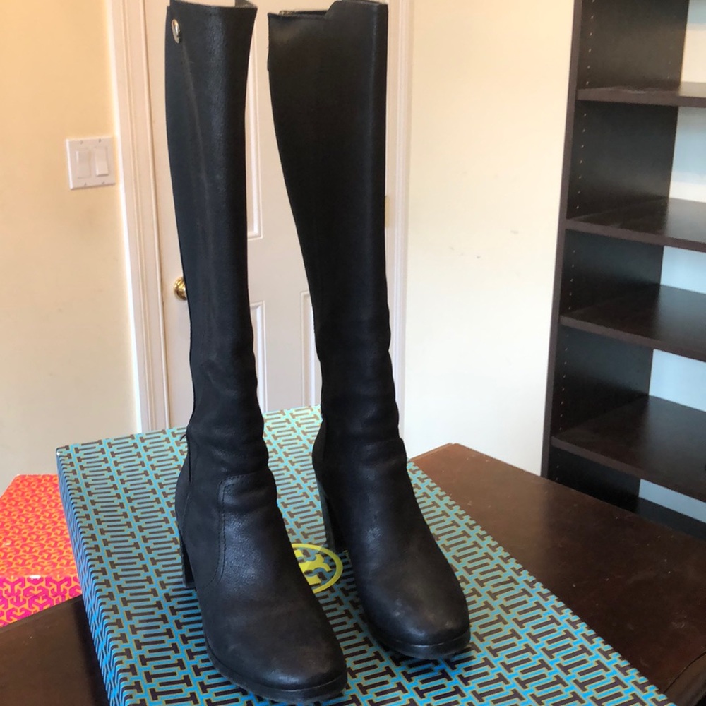 Tory Burch Black boot size 8